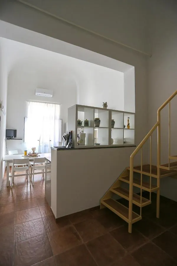 Casa Vacanze Ulisse トラーパニ アパート